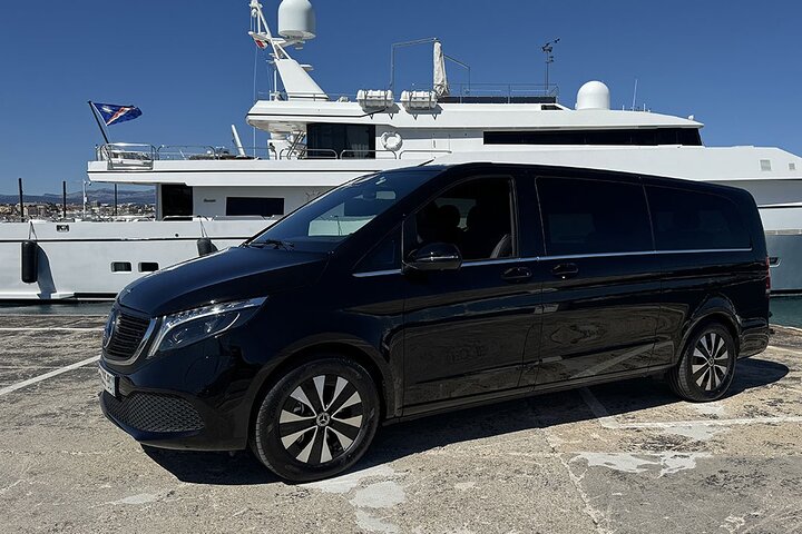 Airport Transfer: Airport ARN to Stockholm by Luxury Van