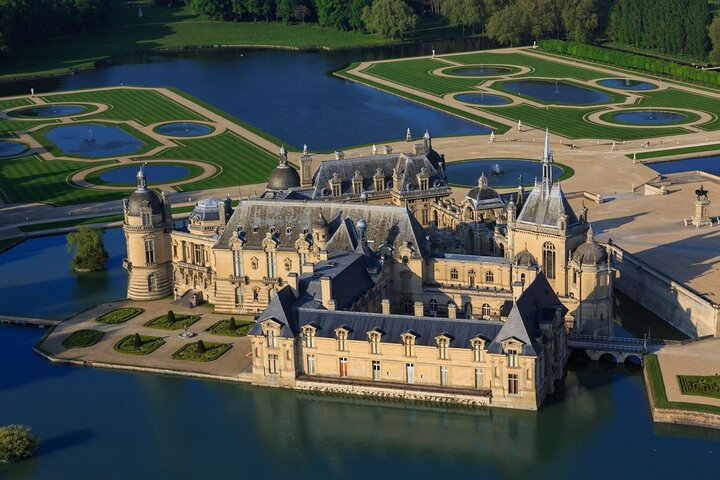 Half-Day Trip: Château de Chantilly & Gardens from Paris