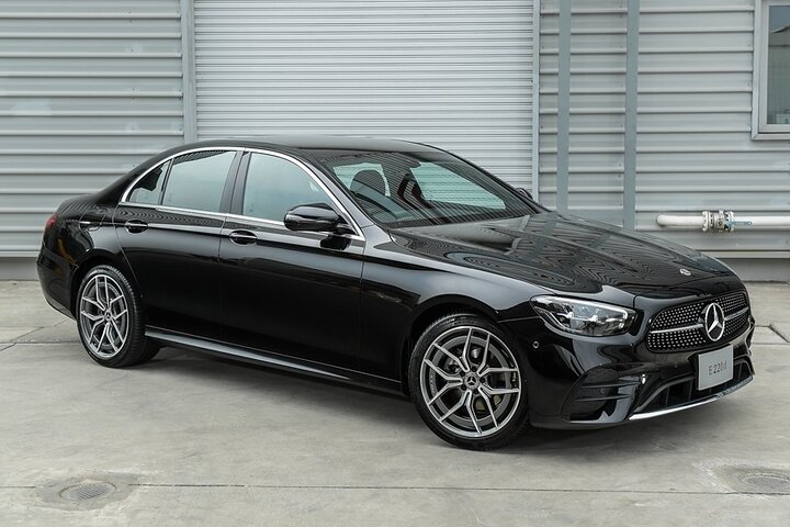 Airport Transfer: Airport DUS to Dusseldorf by Business Car