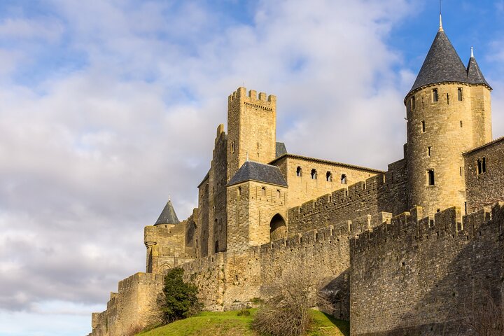Carcassonne Scavenger Hunt and Highlights Self Guided Audio Tour