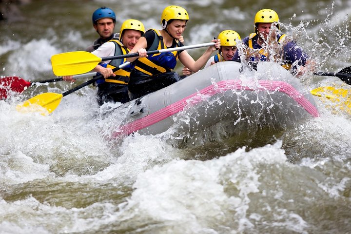 Private Zipline Canopy & Whitewater Rafting Tour from San Jose