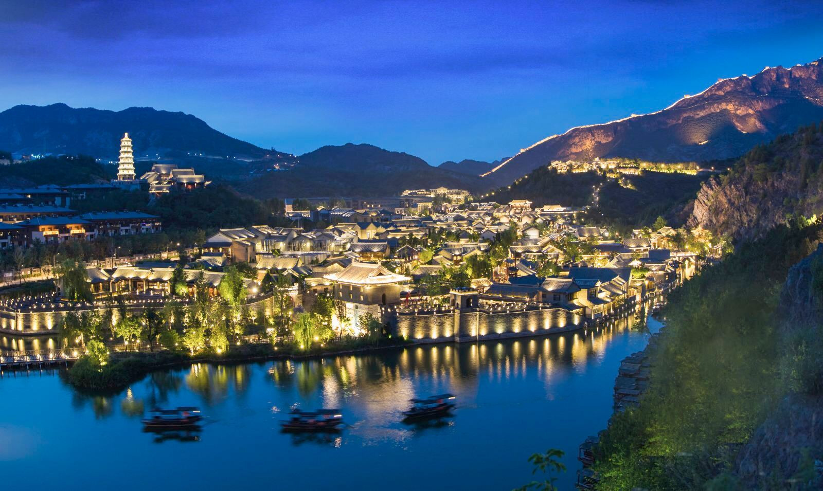 One-Day Tour to Gubei Water Town (English-Speaking Group)