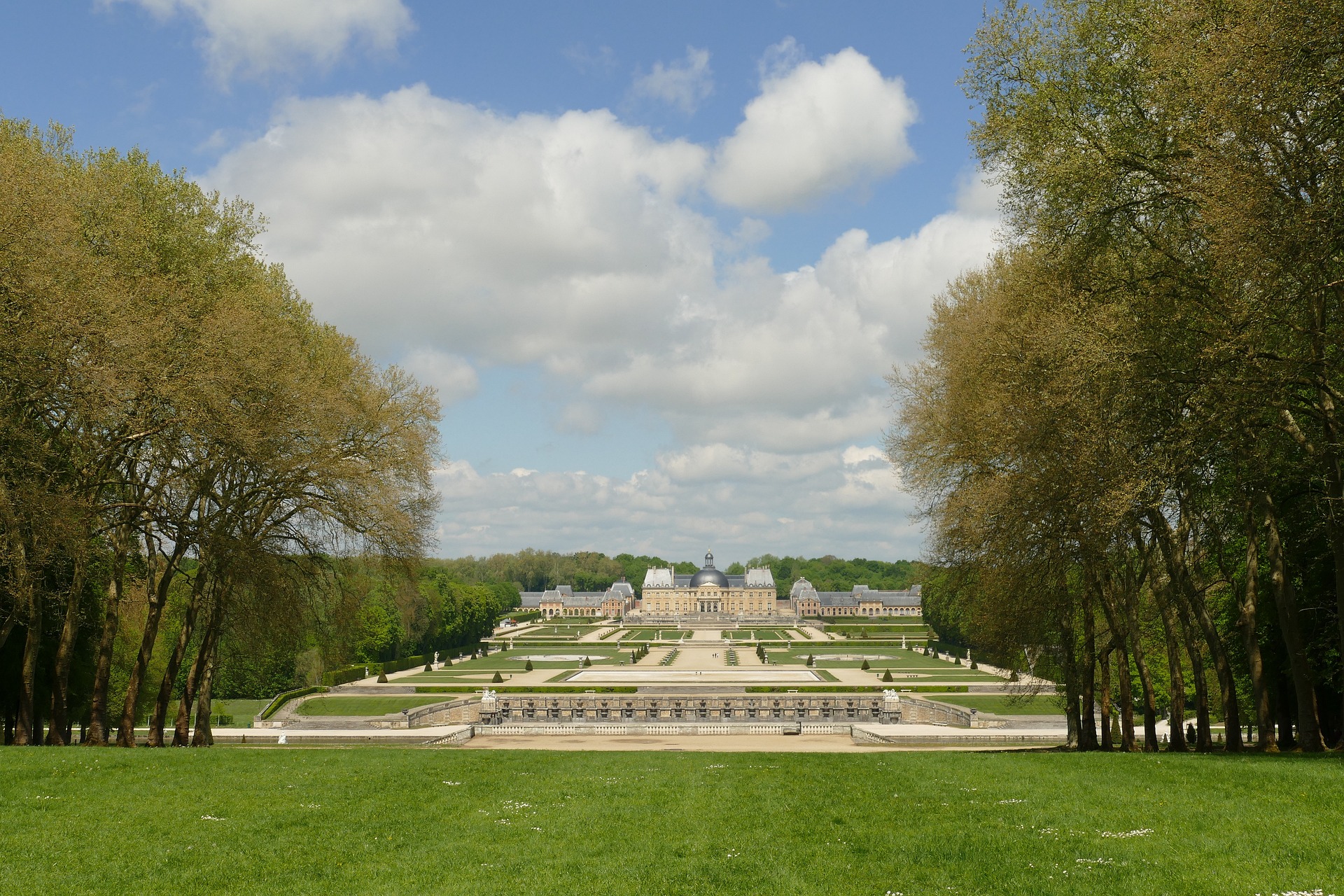 Elegance Unveiled: Private Day Trip to Vaux-le-Vicomte from Paris