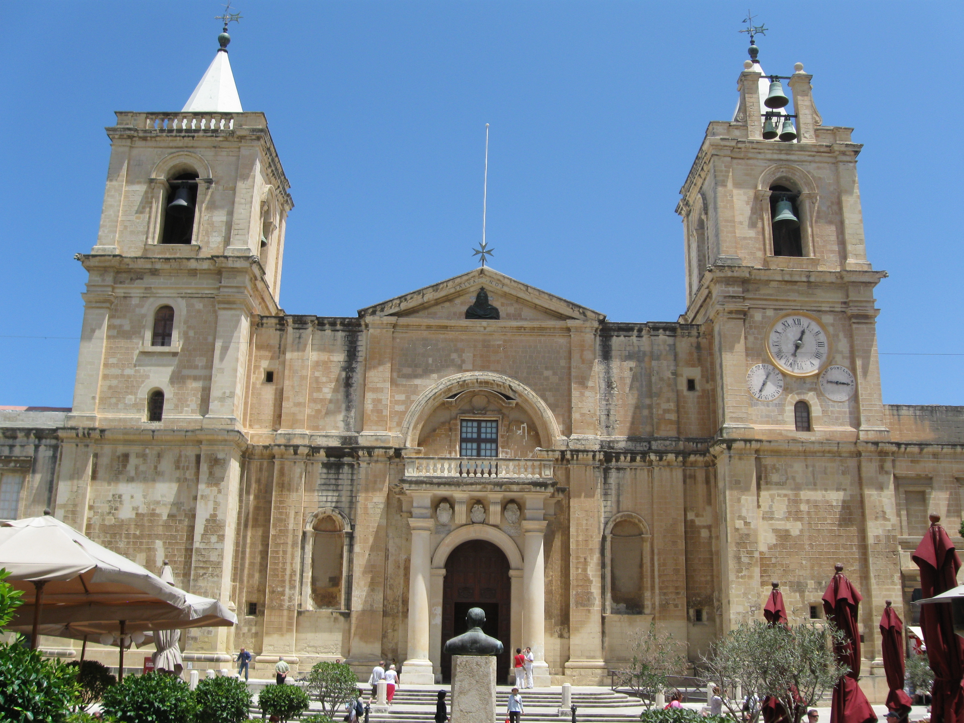 Valletta Voyages: Exclusive Private Guided Walking Exploration