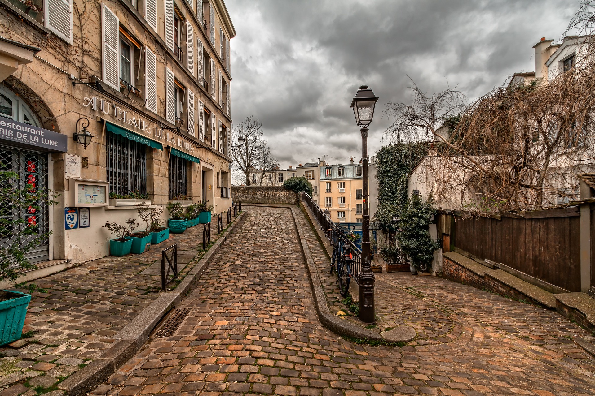 Exclusive Montmartre Experience: Private Guided Tour of Paris’ Artistic Heart