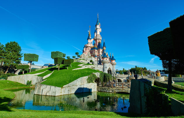 Paris – Switzerland Private Van Tour – 10 Days.