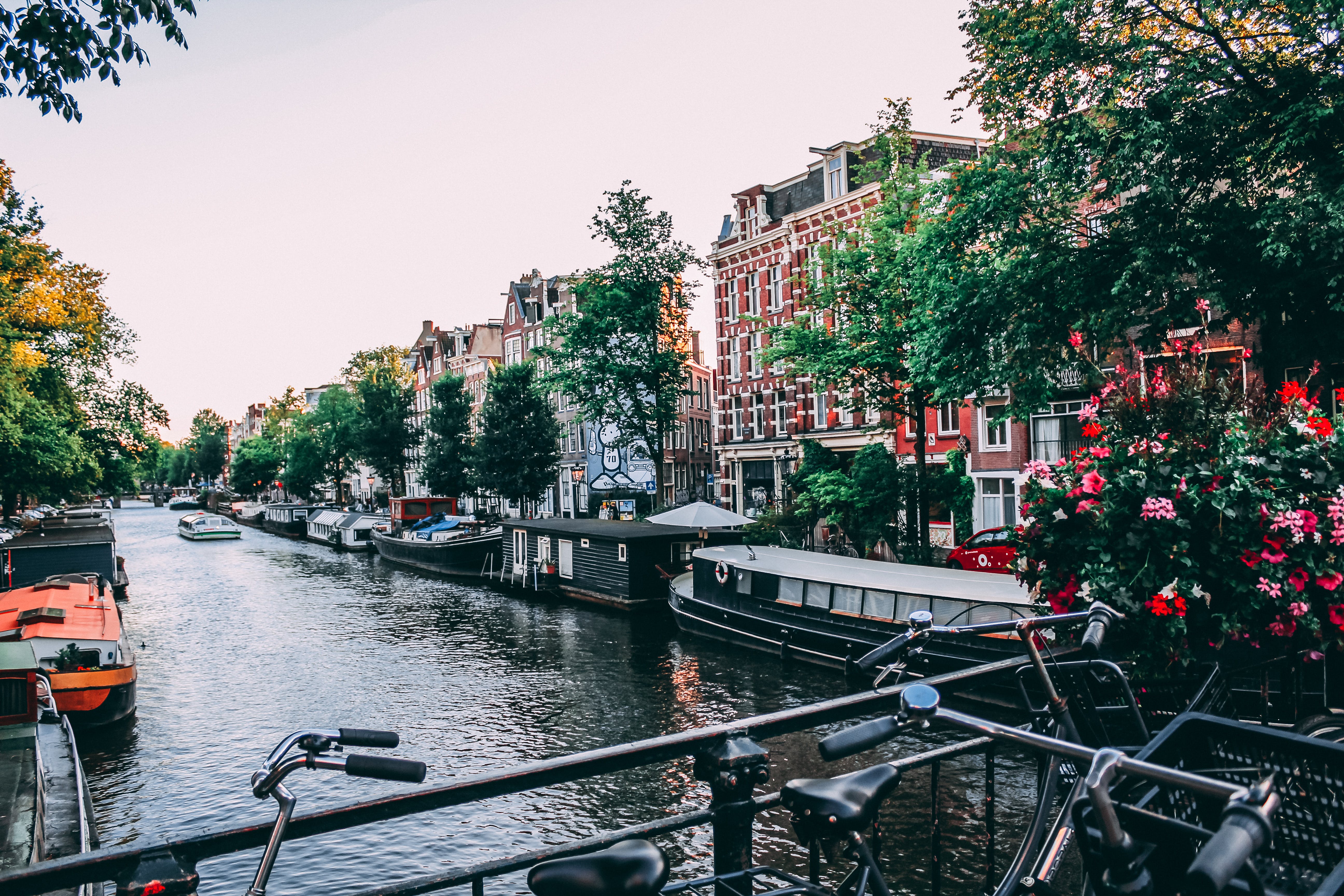 Amsterdam to Rome Private Van Tour- 14 Nights / 15 Days