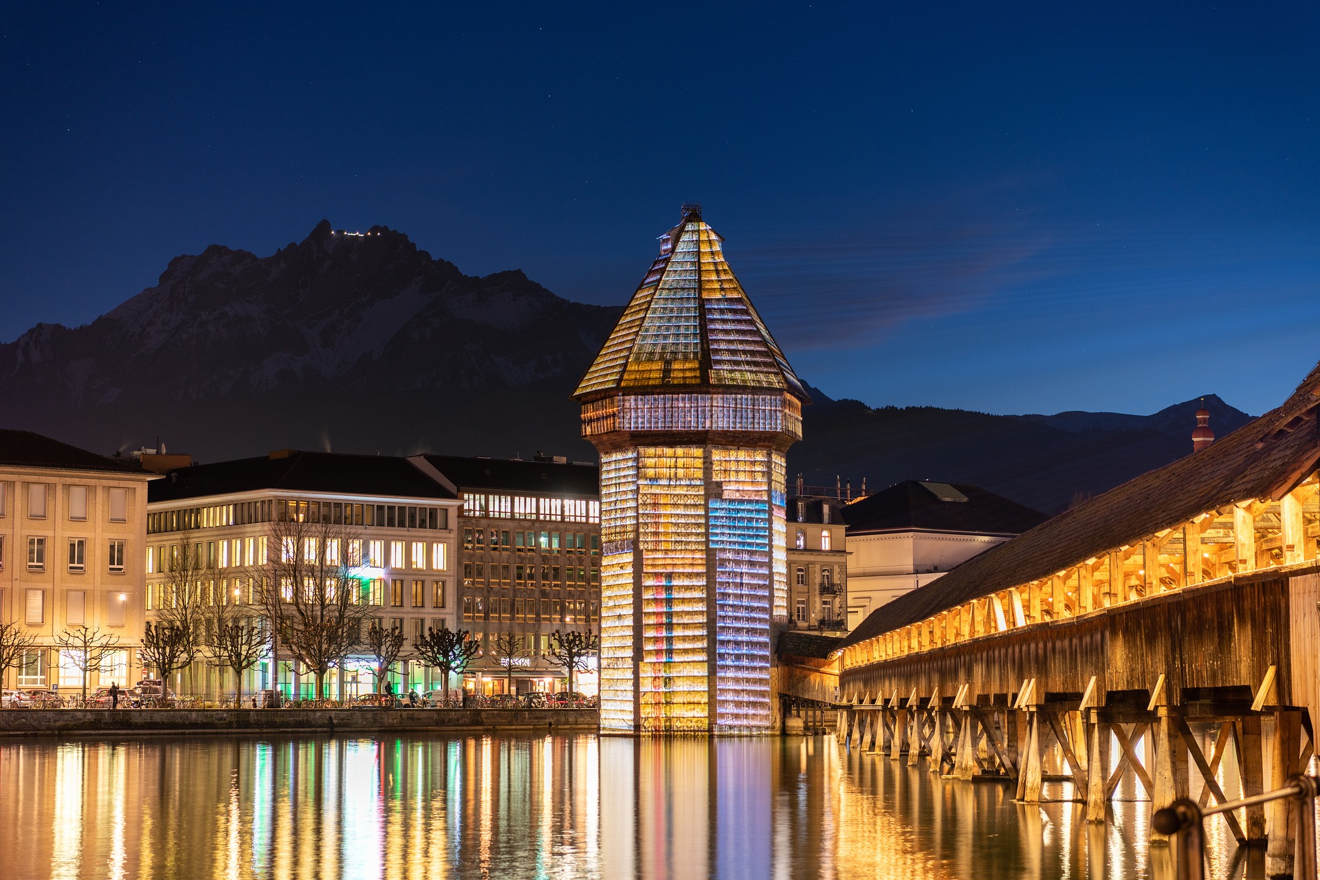 Luminous Lucerne: Private Guided Walking Tour