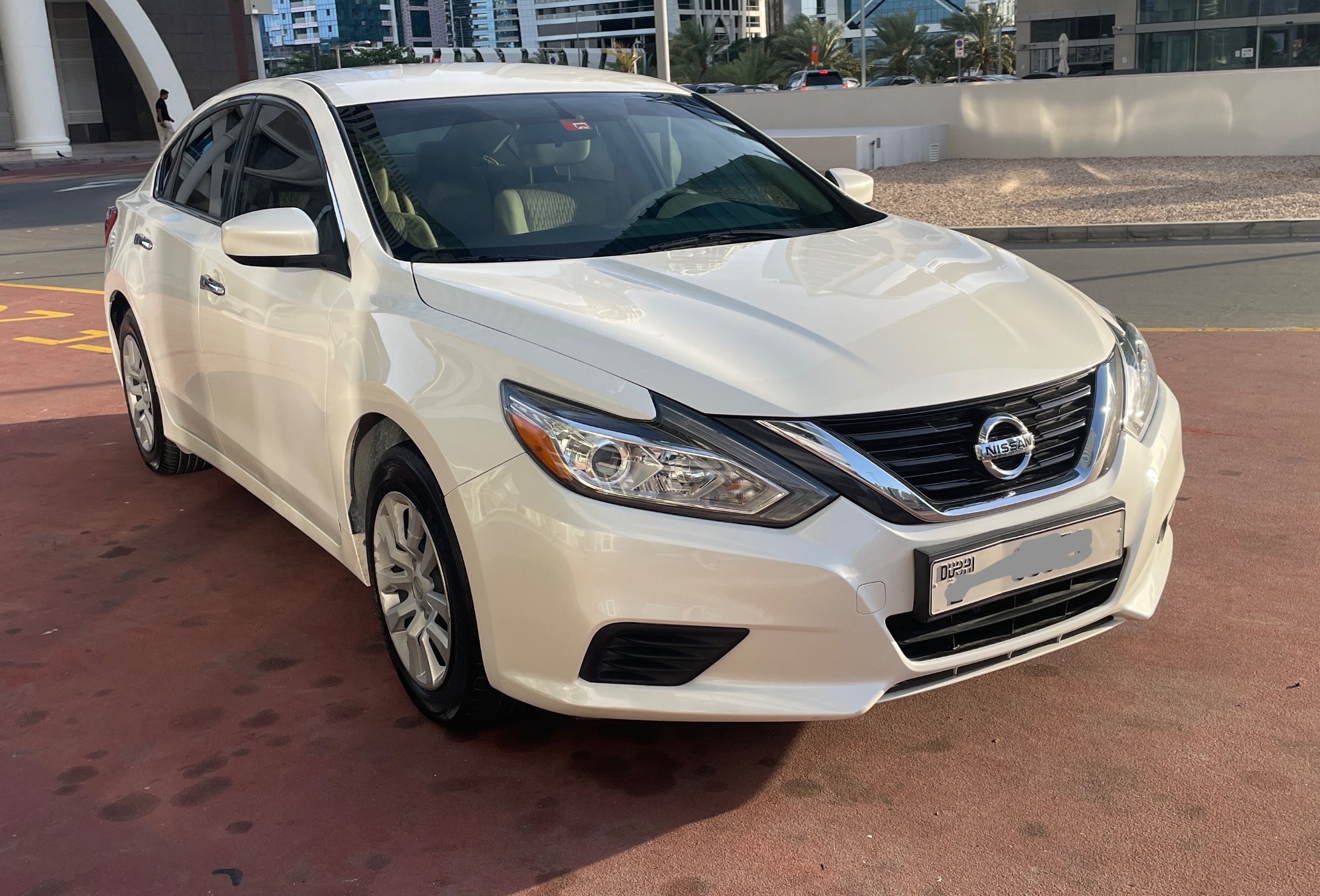 Private Car hire with driver for 10 hours in Dubai
