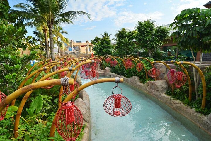 Singapore: Adventure Cove Waterpark Entrance Ticket Singapore: Adventure Cove Waterpark Entrance Ticket