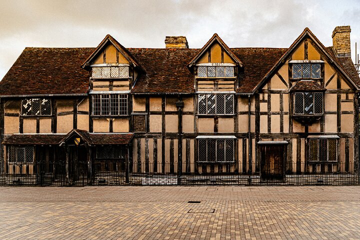 Oxford Stratford and Warwick Castle 11 Hour Day Trip from London