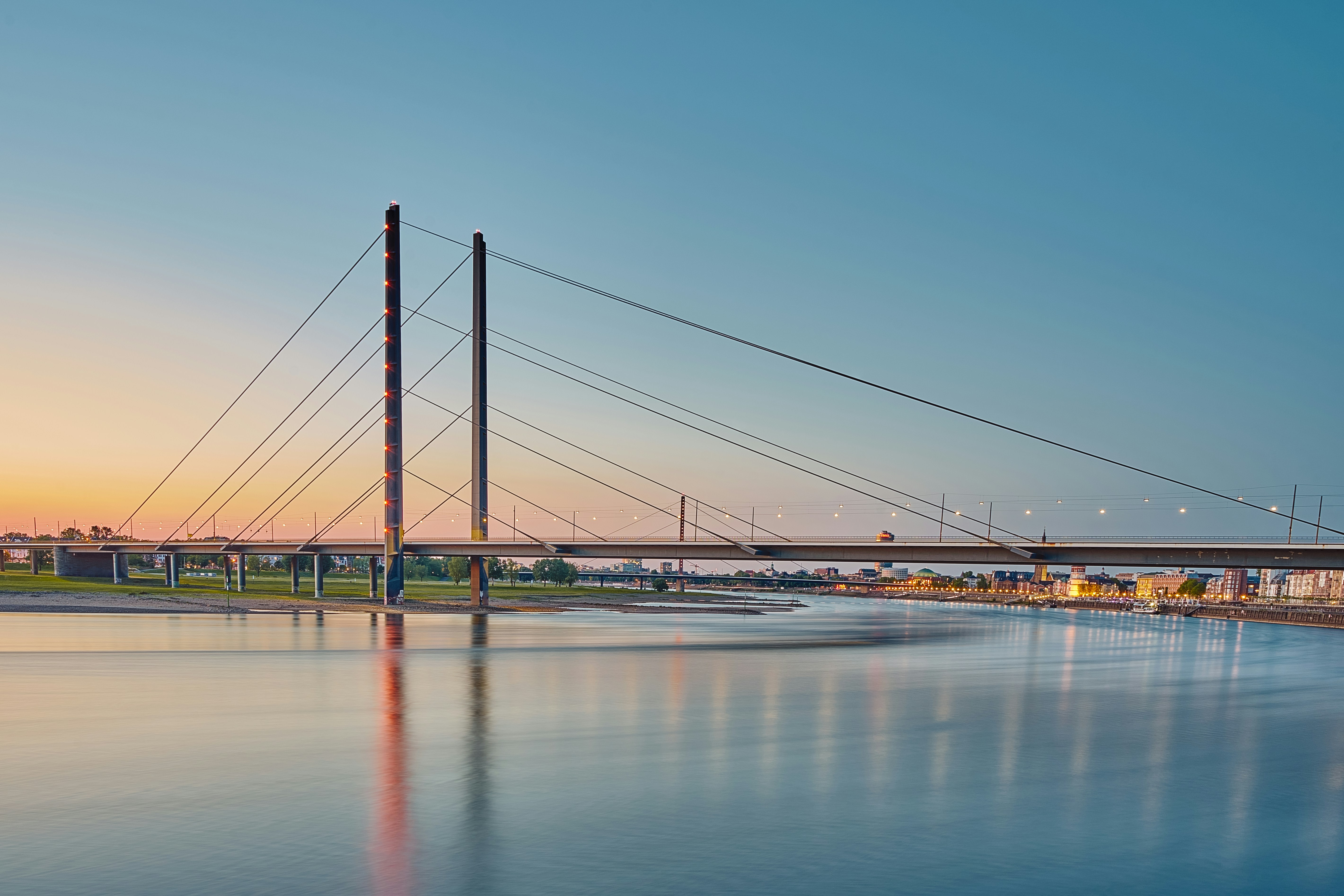 Düsseldorf Delights: Exclusive Private Guided Walking Adventure