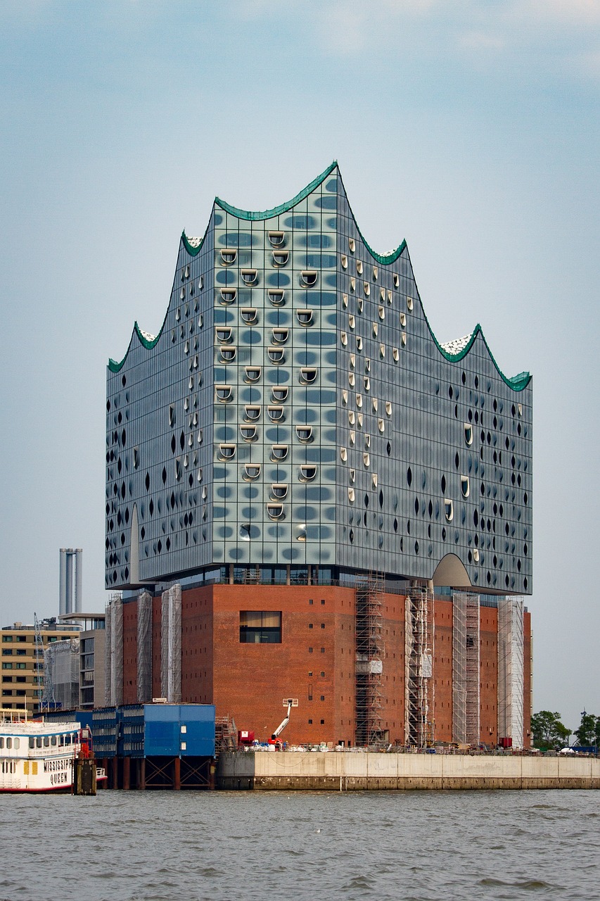Hamburg Highlights: Private Guided Walking Exploration