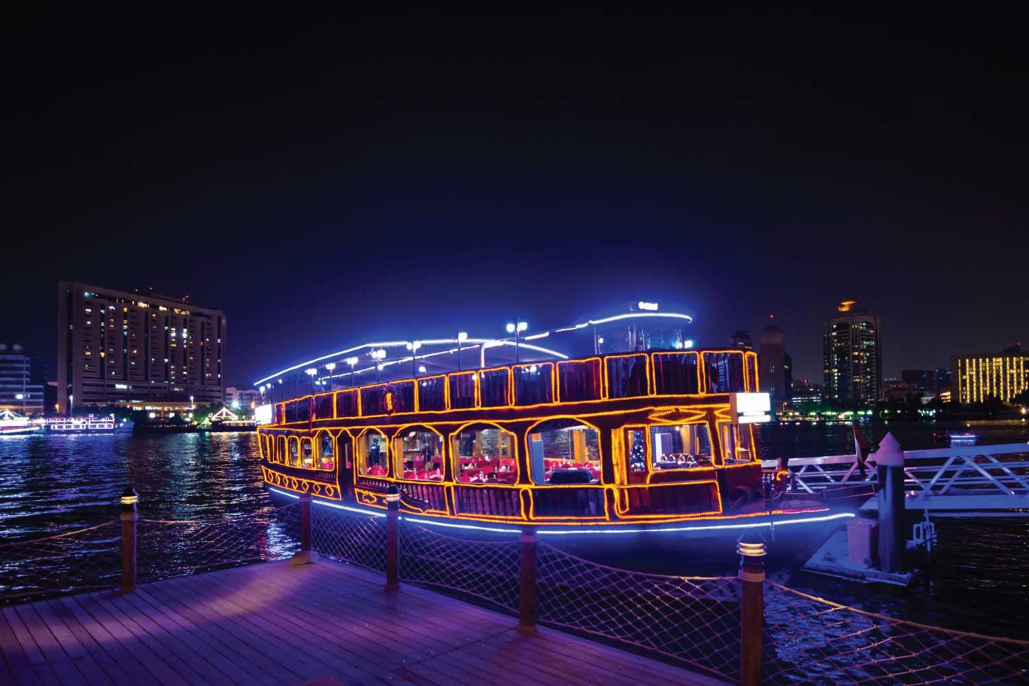View at the Palm tour & Marina Dhow Cruise with Dinner with Private Roundtrip Transfer