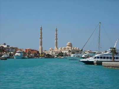 This unforgettable boat trip offers a perfect mix of relaxation, adventure, and marine life discovery. Cruise across the crystal-clear water This unforgettable boat trip offers a perfect mix of relaxation, adventure, and marine life discovery. Cruise across the crystal-clear water