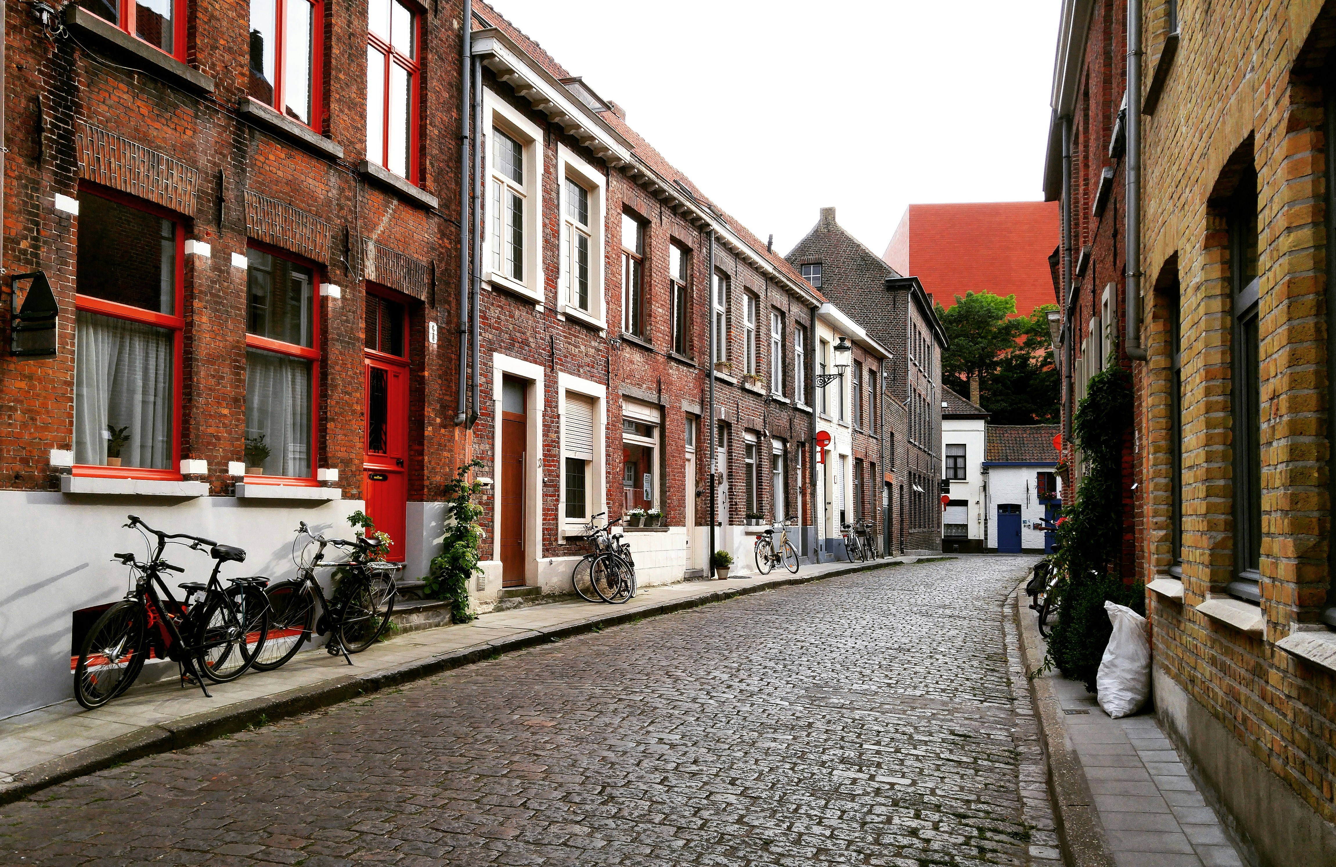 Enchanting Belgium: Private Full-Day Trip to Bruges and Ghent from Paris