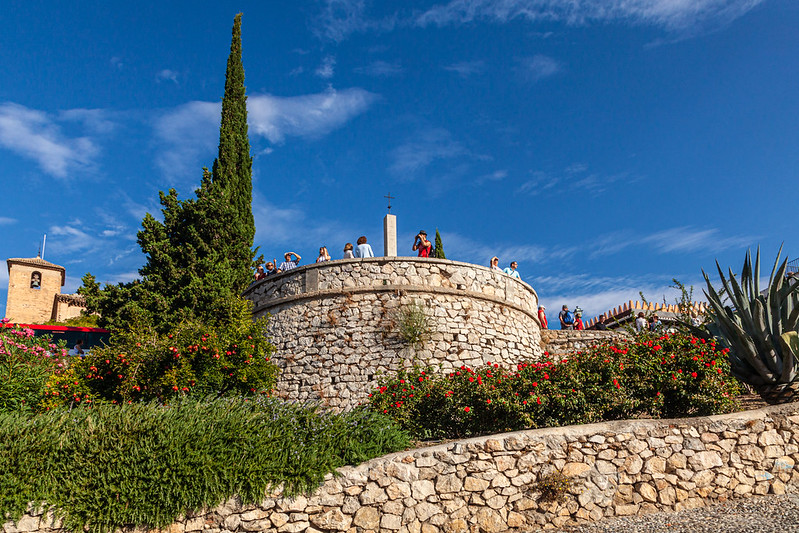 Granada’s Albaicín Unveiled: Private Walking Tour with a Guide