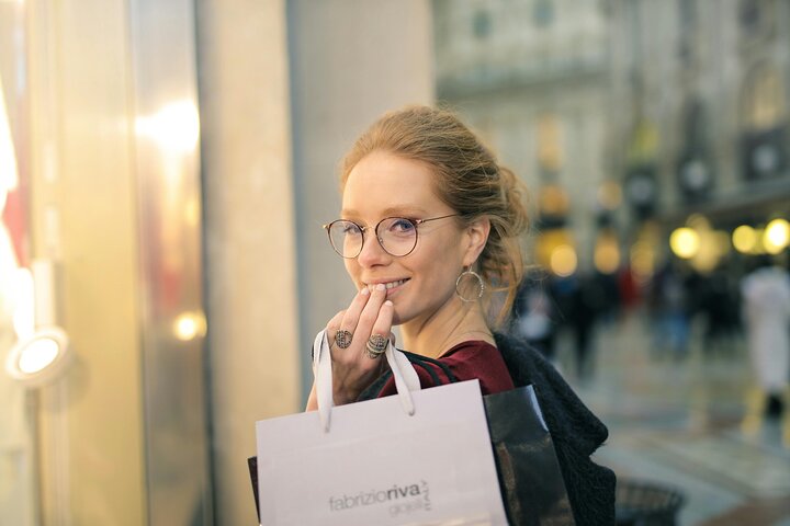 Stylish Professional Photoshoot at Galleria Vittorio Emanuele II Stylish Professional Photoshoot at Galleria Vittorio Emanuele II