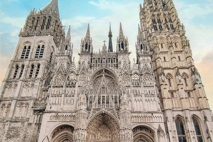Normandy Odyssey Rouen and Étretat Cliffs Day Trip from Paris