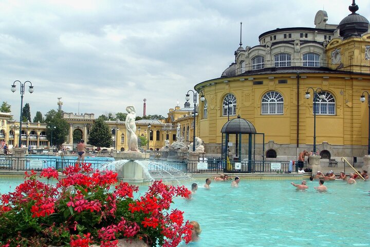 Luxurious Budapest City Gems and Széchenyi Bath Bliss