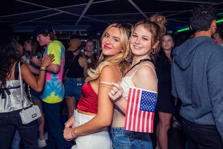 Miami Wynwood Pub Crawl: Complimentary Drinks & Club Entry Miami Wynwood Pub Crawl: Complimentary Drinks & Club Entry