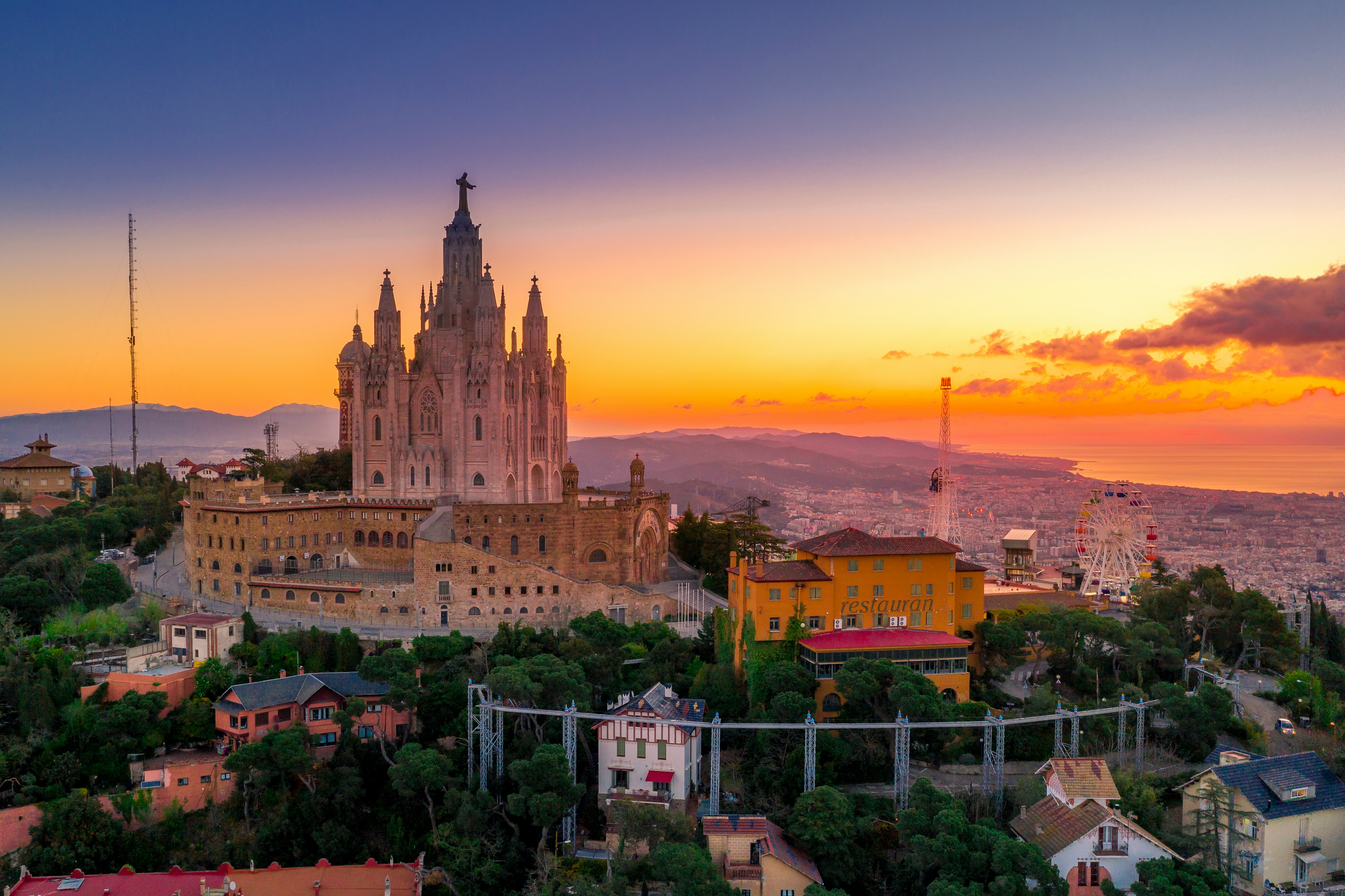 Barcelona Brilliance: Exclusive Private Guided Walking Odyssey