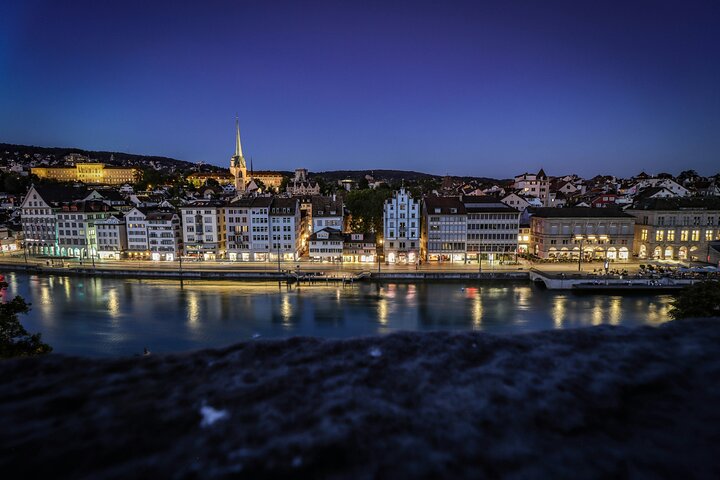 Geneva’s Winter Charm 3 Hour Walking Tour with Christmas Market