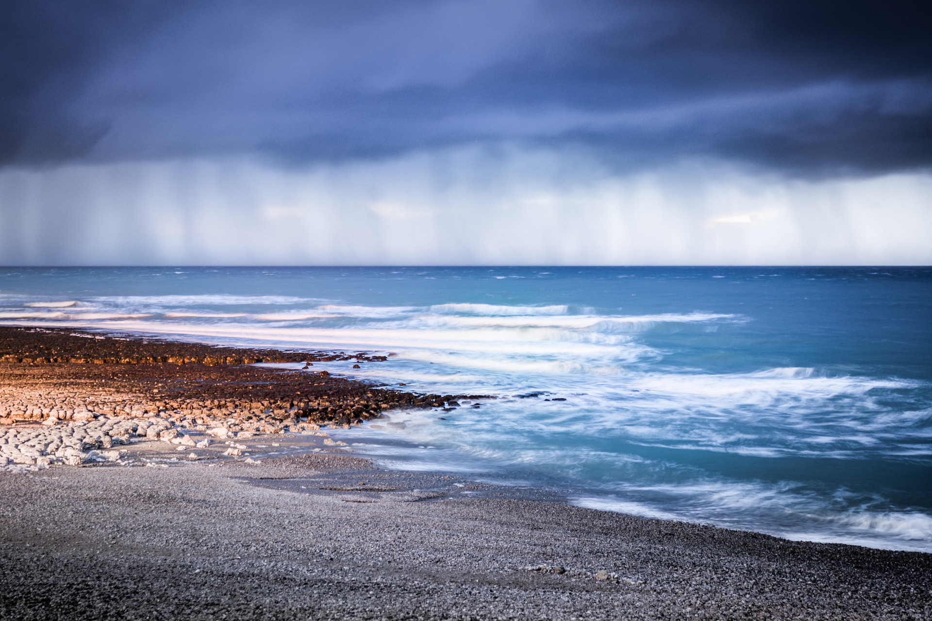 Normandy Odyssey: Private Day Trip to Rouen, Honfleur, and Étretat from Paris