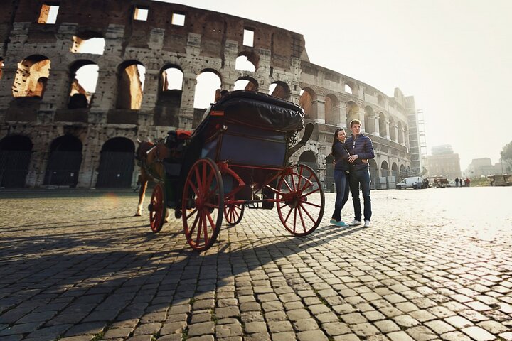 Rome Photoshoot at the Iconic Colosseum Rome Photoshoot at the Iconic Colosseum