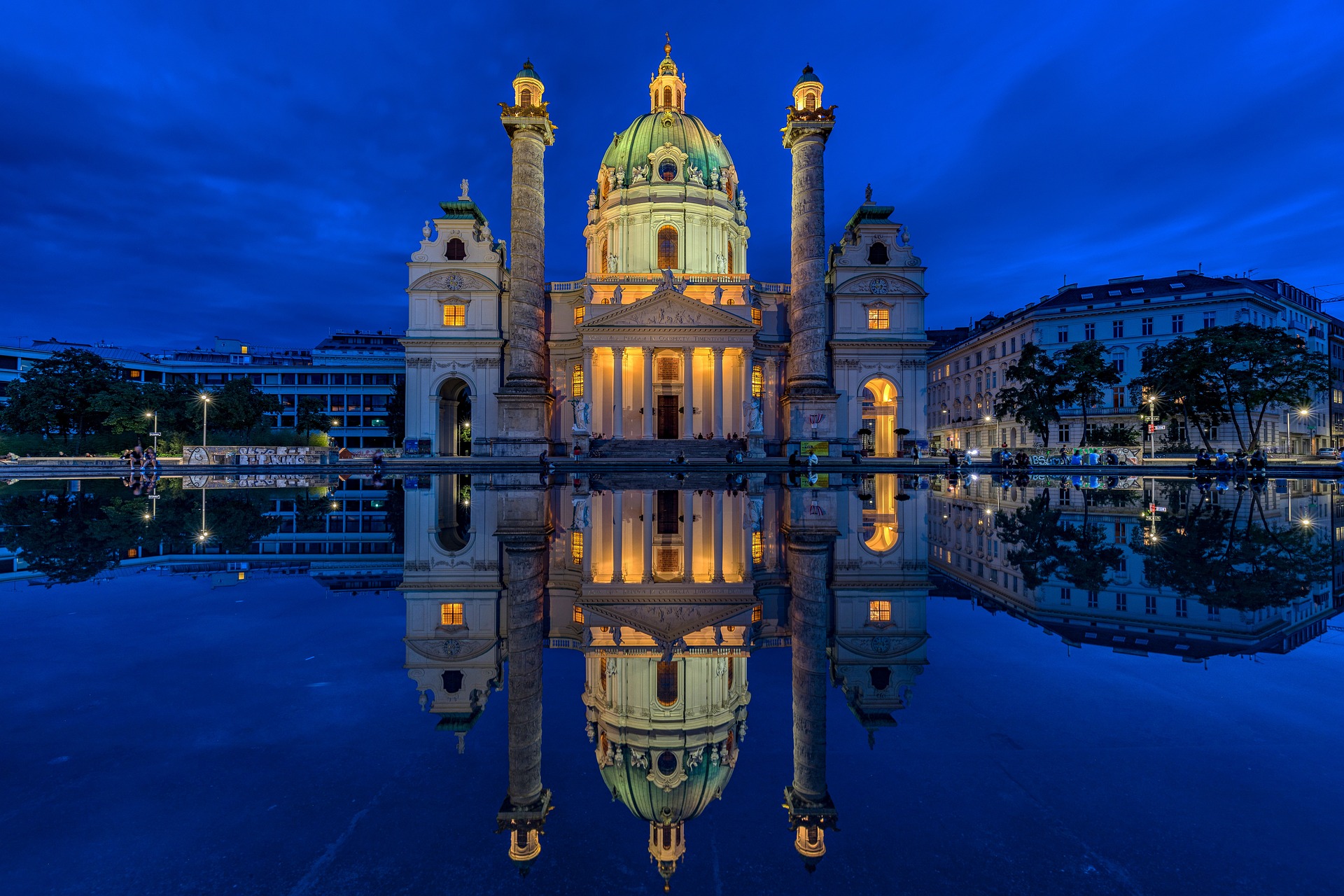 Majestic Vienna: Full-Day Private Guided Tour from Budapest