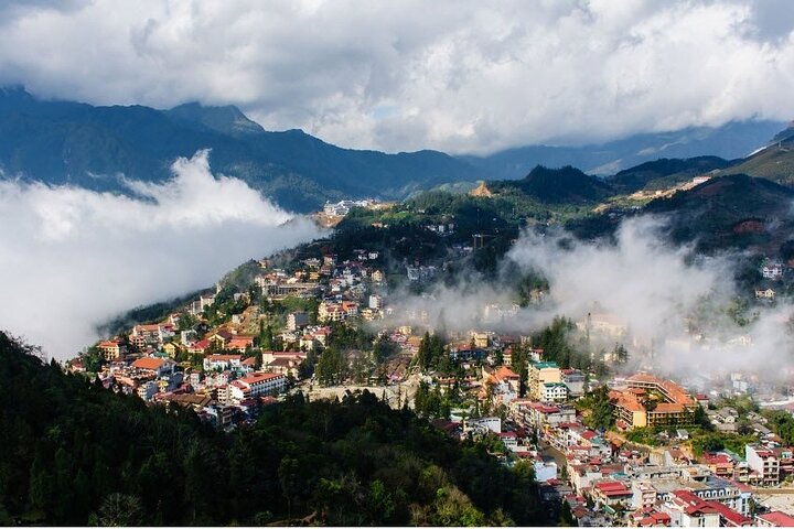 From Hanoi: 2-Days Sapa Trekking and Bus Tour from Hanoi
