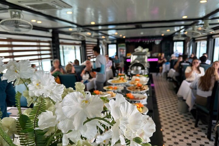 Halong Bay Full-Day Cruise, Buffet Lunch, Cave, Island from Hanoi