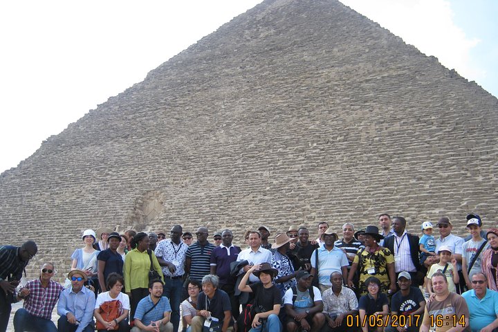 Private Full Day Tour to Giza Pyramids, Sphinx, Sakkara and Dahshour Private full day tour to Giza Pyramids, Sphinx, Sakkara and Dahshour with guided