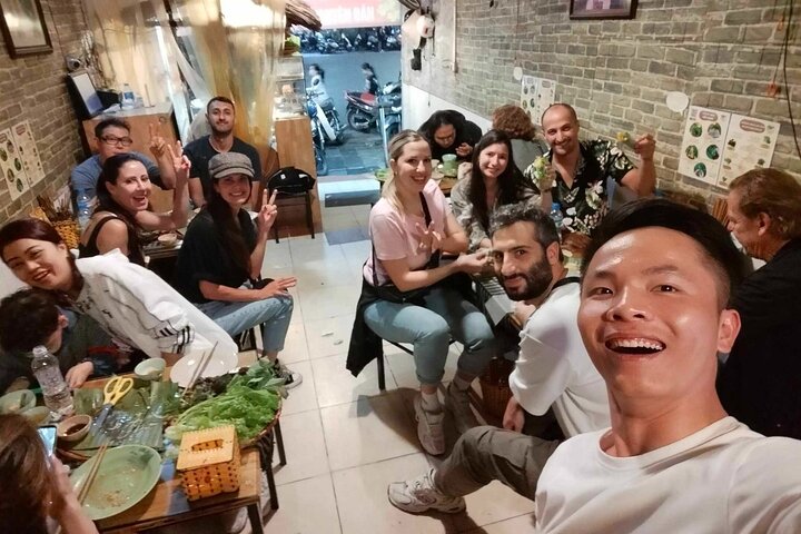 Hanoi Private Walking Tour: Street Food and Local Guide