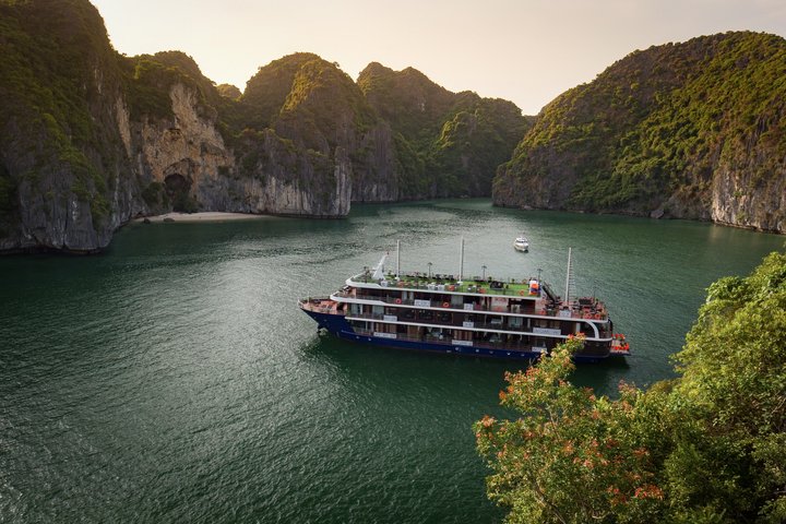 Halong Bay & Lan Ha Bay Luxury Cruise 2D1N, All Inclusives