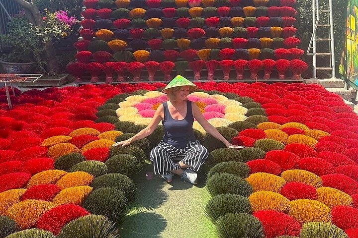 Hanoi: Half-Day Tour to Incense Village & Conical Hat Crafting