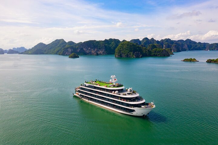 Hanoi Top Luxury 2 Day Ha Long and Lan Ha Bay Cruise with Balcony