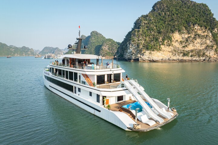 HERA CRUISE – Most Luxury Day Cruise in Ha Long Bay & Lan Ha Bay
