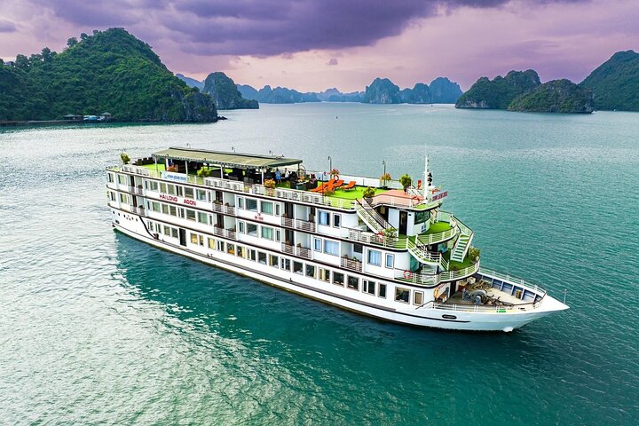 2 Days Crown Legend Cruise Tour in Halong Bay 2 Days Crown Legend Cruise Tour in Halong Bay