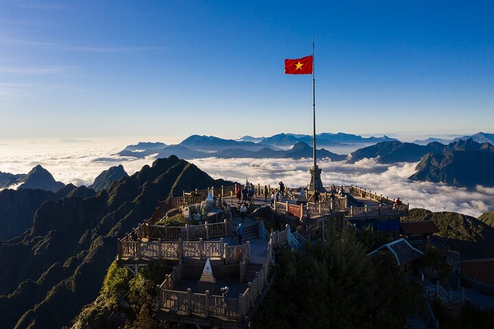 Private tour with local guide Conquer Fansipan peak by Cable Car