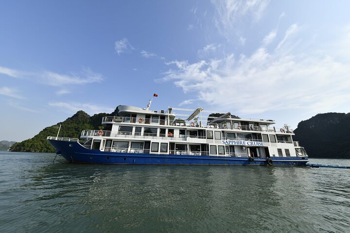 Lan Ha Bay and Halong Bay 2days 1night aboard Sapphire Cruise