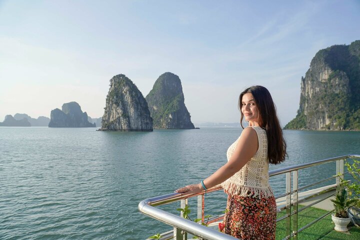 Halong Alova Premium Day Tour with Cruise,Buffet Lunch & Transfer