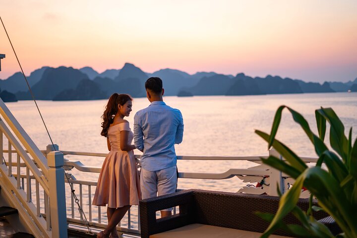 All-Inclusive OVERNIGHT Halong Cruises – Many Options