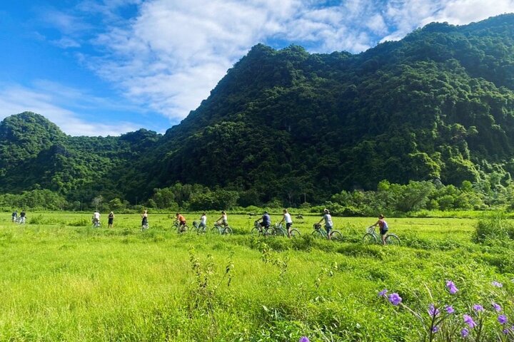 Lan Ha Bay Day Trip from Cat Ba Town: Kayaking, Swimming & Biking