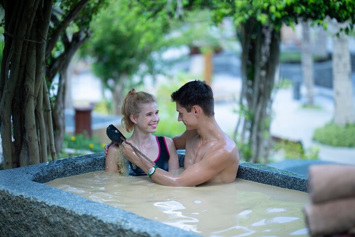 Nha Trang Island Tour with Snorkeling, BBQ, and Mud Bath