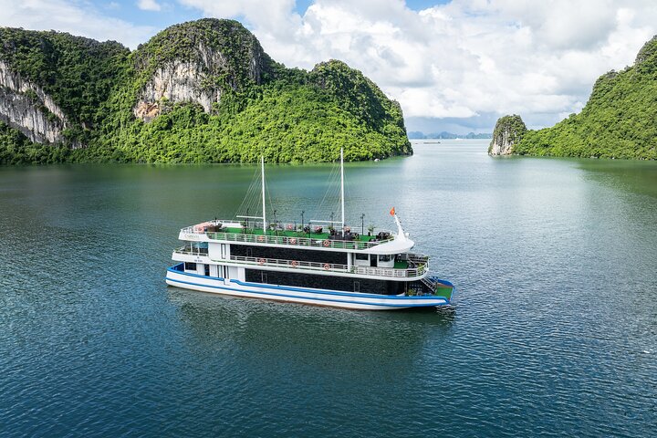 Top Halong Bay Tour Kayak Swim and Discover Stunning Caves