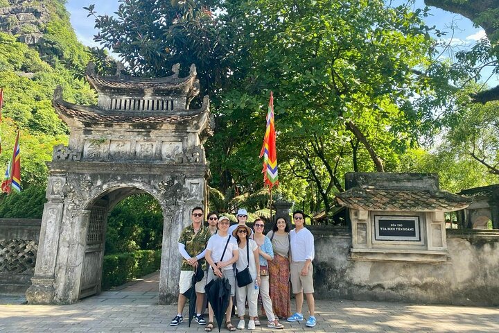 Full-Day Ninh Binh Tour from Hanoi Small Group of 11 Boat Bike