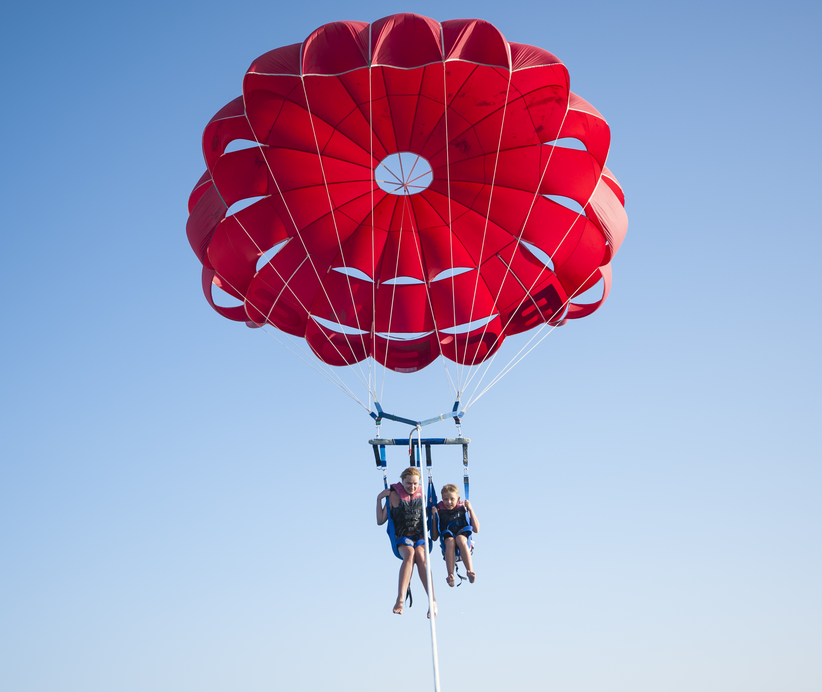 Premium Parasailing Fly On Marine Without Transfer – Hurghada