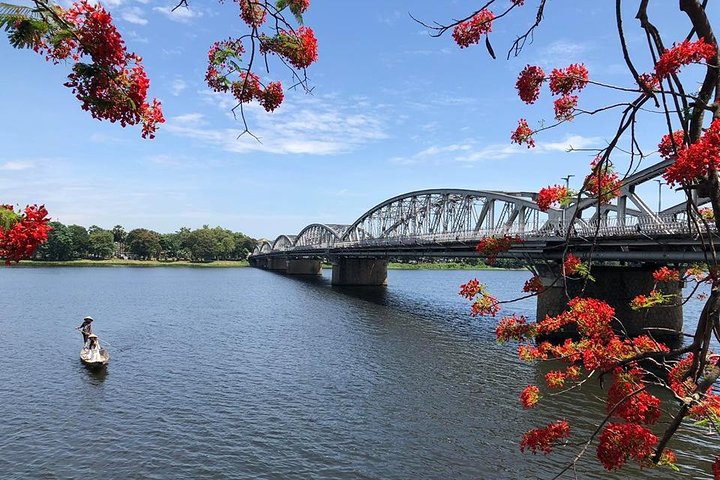 Hue City Trip Private Tour From Hoi An/Da Nang