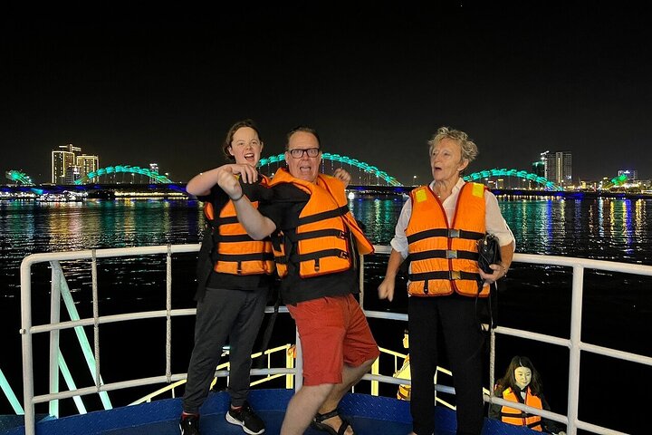 Da Nang Evening Adventure: Dragon Bridge & Han River Private Tour